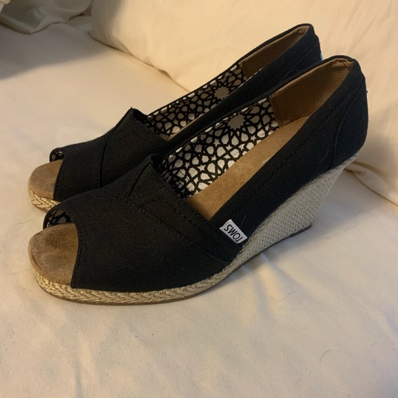 toms classic wedge black